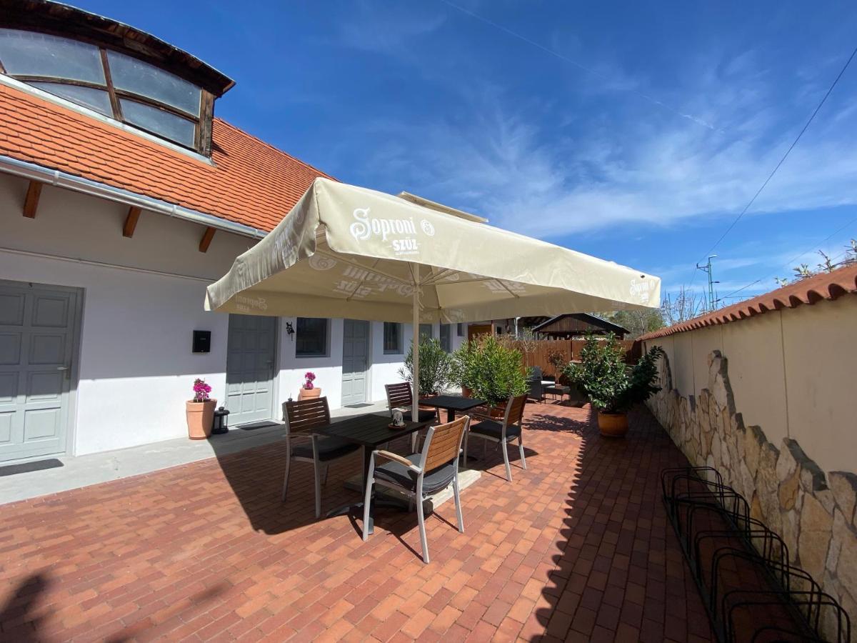 Szkita Panzio Bed & Breakfast Balatonmariafurdo Ngoại thất bức ảnh